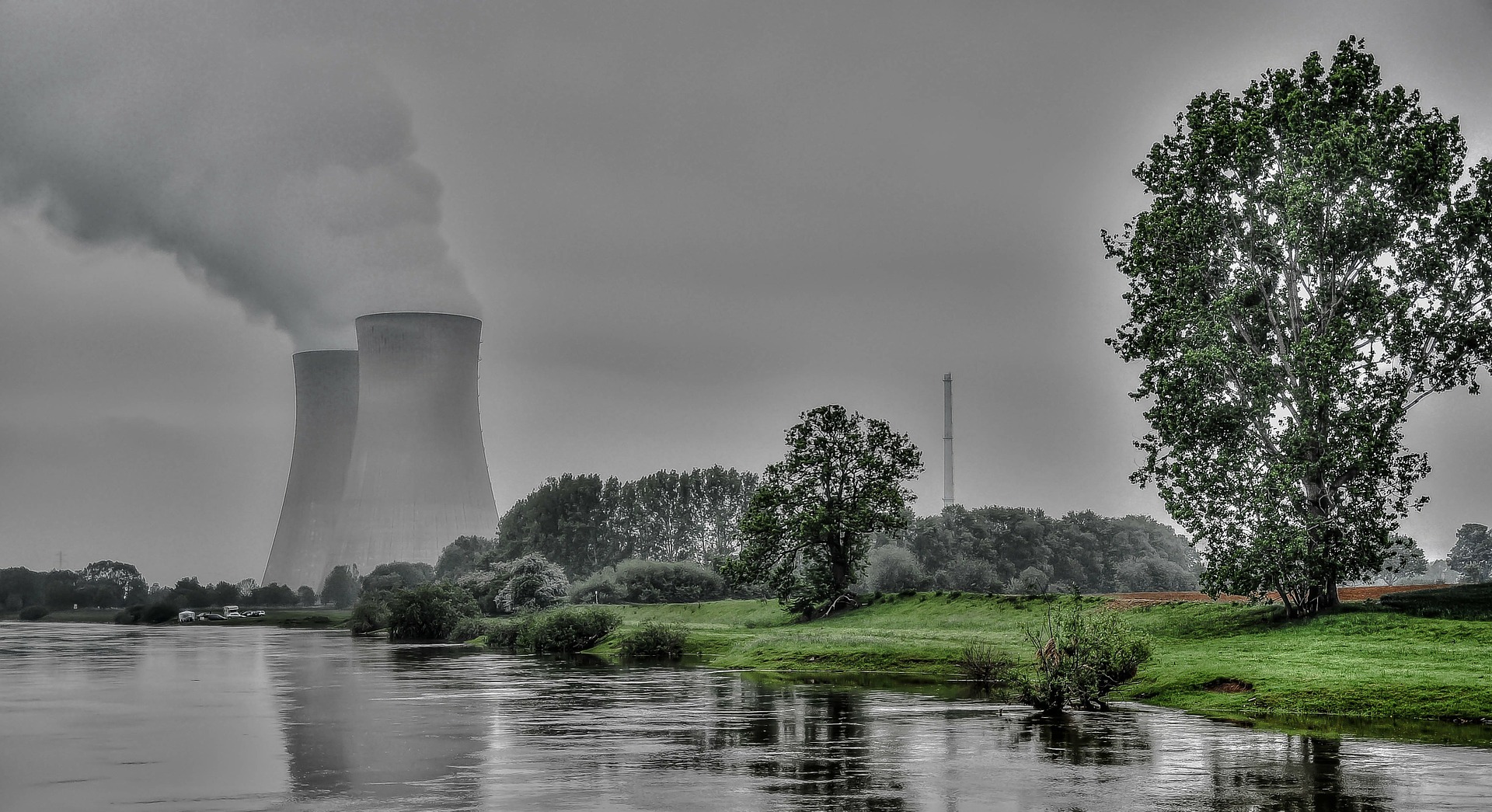 nuclear-power-plant-261119_1920